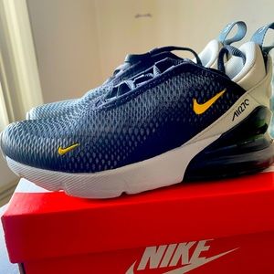 Boys Nike AirMax sneakers- Gently worn, very good condition!